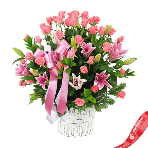 Фото 1: Букет из розовых лилий и роз «Нина». Сервис доставки цветов AzaliaNow