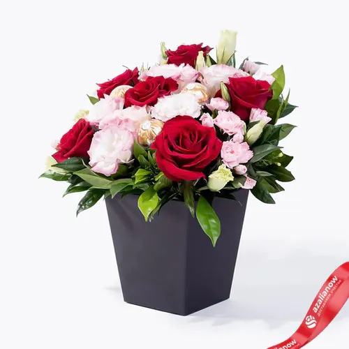 Фото 2: Букет роз, лизиантусов и конфет «Райя». Сервис доставки цветов AzaliaNow