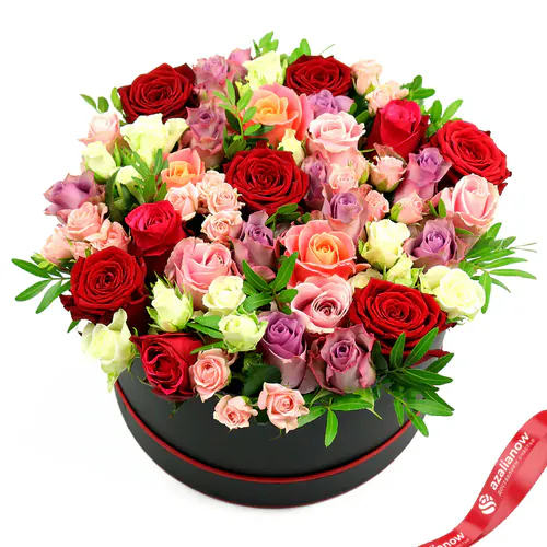 Фото 1: Букет из разноцветных роз в черной коробке «Валерия микс». Сервис доставки цветов AzaliaNow
