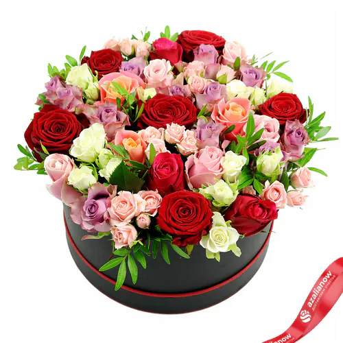 Фото 2: Букет из разноцветных роз в черной коробке «Валерия микс». Сервис доставки цветов AzaliaNow