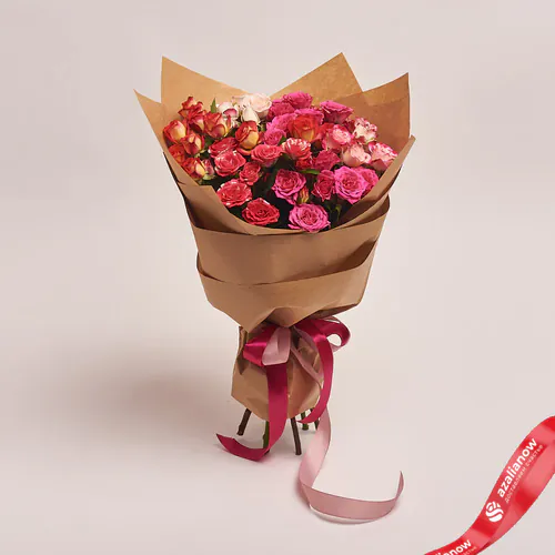 Фото 1: Розы в крафте, микс 7 штук с лентой. Сервис доставки цветов AzaliaNow