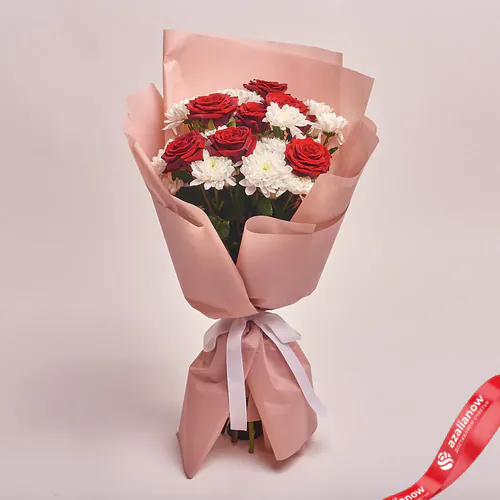 Фото 1: Букет из 7 красных роз и 4 белых хризантем «Русский язык». Сервис доставки цветов AzaliaNow