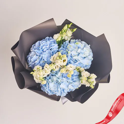 Фото 2: Букет из голубых гортензий и белого лизиантуса «ИЗО». Сервис доставки цветов AzaliaNow