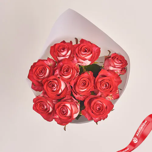 Фото 2: Букет из 11 красных роз в серой пленке. Сервис доставки цветов AzaliaNow