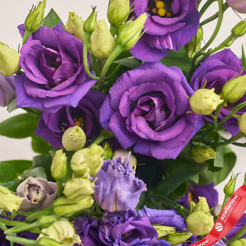 Фото 3: Букет из 15 фиолетовых лизиантусов в бежевой пленке. Сервис доставки цветов AzaliaNow
