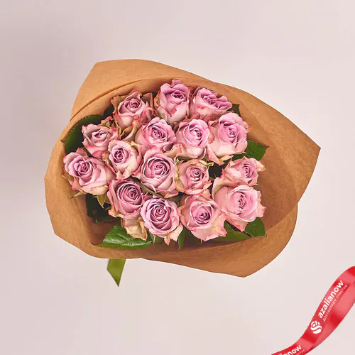Фото 2: Букет из 15 светло-розовых роз в крафте. Сервис доставки цветов AzaliaNow