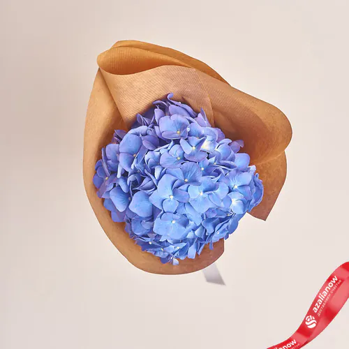 Фото 2: Букет из синей гортензии в крафте. Сервис доставки цветов AzaliaNow