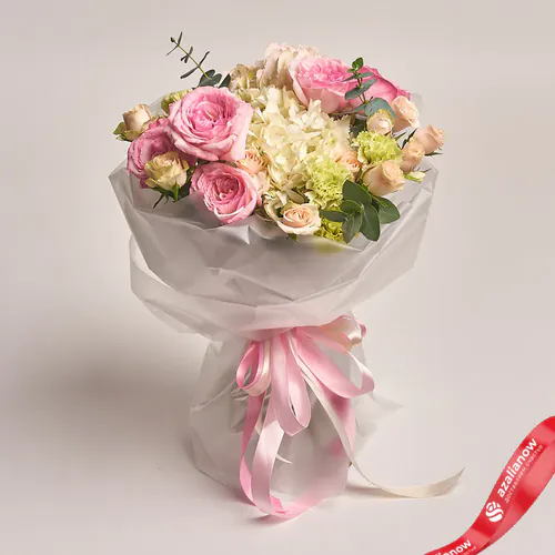 Фото 1: Букет из роз, гвоздик, гортензий в пленке. Сервис доставки цветов AzaliaNow