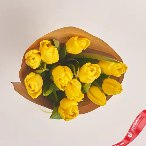 Фото 2: Букет из 11 желтых тюльпанов в крафте «Лучик». Сервис доставки цветов AzaliaNow