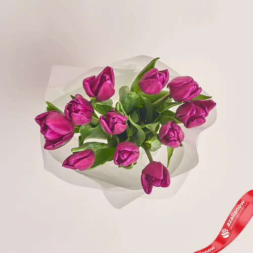 Фото 2: Букет из 11 фиолетовых тюльпанов в пленке. Сервис доставки цветов AzaliaNow