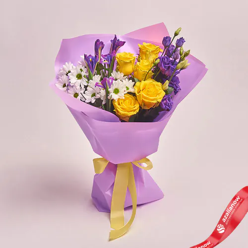 Фото 1: Букет из роз, ирисов, лизиантусов и хризантем в фиолетовой пленке. Сервис доставки цветов AzaliaNow