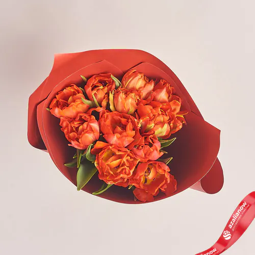 Фото 2: Букет из 11 пионовидных красных тюльпанов в оранжевой бумаге. Сервис доставки цветов AzaliaNow