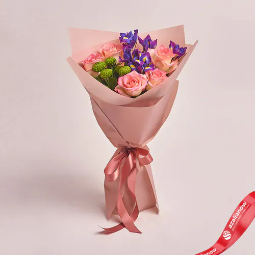 Фото 1: Букет из 5 ирисов, 5 роз и хризантемы «Премия». Сервис доставки цветов AzaliaNow