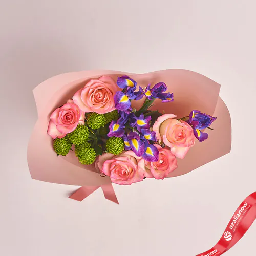 Фото 2: Букет из 5 ирисов, 5 роз и хризантемы «Премия». Сервис доставки цветов AzaliaNow