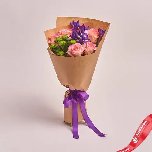 Фото 1: Букет из 6 ирисов, 5 роз и хризантемы «Тонким перышком». Сервис доставки цветов AzaliaNow