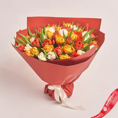 Фото 1: Букет из 51 тюльпана микс в оранжевой бумаге. Сервис доставки цветов AzaliaNow