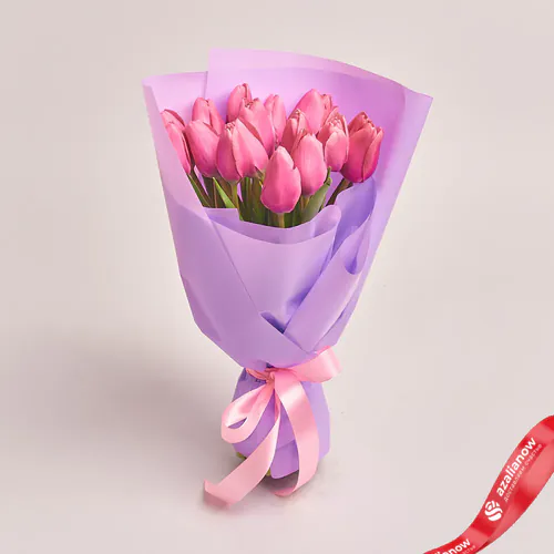 Фото 1: Букет из 15 розовых тюльпанов в фиолетовой пленке «На праздник». Сервис доставки цветов AzaliaNow