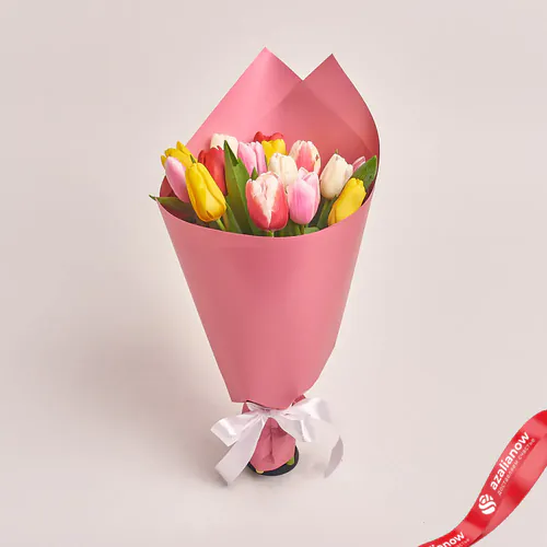 Фото 1: Букет из 15 тюльпанов микс в розовой бумаге. Сервис доставки цветов AzaliaNow