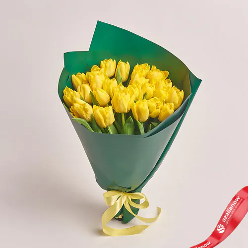 Фото 1: Букет из 25 пионовидных желтых тюльпанов зеленой бумаге. Сервис доставки цветов AzaliaNow