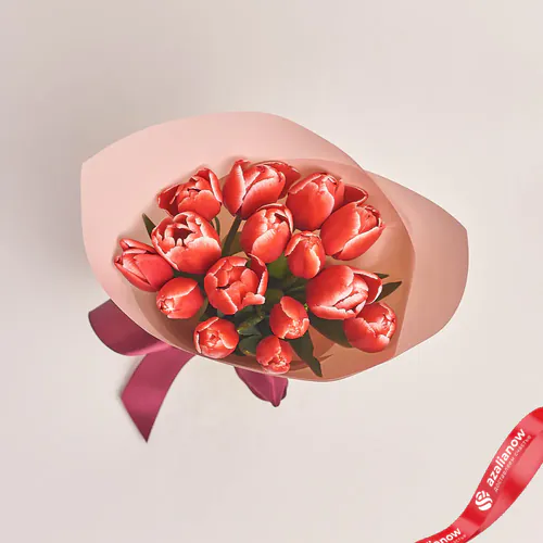 Фото 2: Букет из 15 красных тюльпанов в розовой бумаге. Сервис доставки цветов AzaliaNow