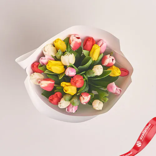 Фото 2: Букет из 25 тюльпанов микс в белой бумаге. Сервис доставки цветов AzaliaNow