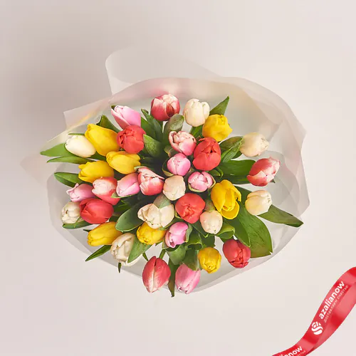 Фото 2: Букет из 35 тюльпанов микс в белой пленке. Сервис доставки цветов AzaliaNow
