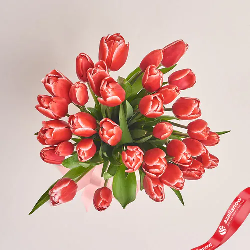 Фото 2: 35 красных тюльпанов, Россия. Сервис доставки цветов AzaliaNow