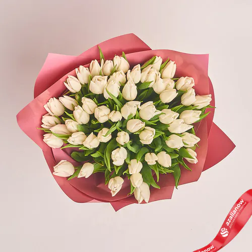 Фото 2: Букет из 51 белого тюльпана в розовой бумаге. Сервис доставки цветов AzaliaNow
