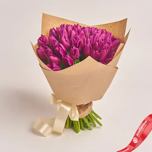 Фото 1: Букет из 51 фиолетового тюльпана в крафте. Сервис доставки цветов AzaliaNow