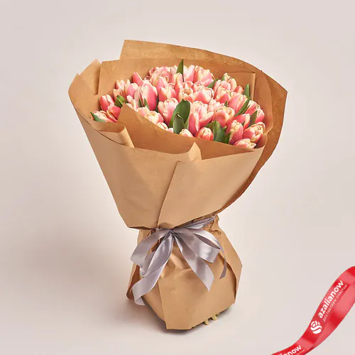Фото 1: Букет из 51 розового тюльпана в крафте. Сервис доставки цветов AzaliaNow