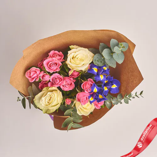 Фото 2: Букет из желтых и розовых роз и ирисов «Лермонтов». Сервис доставки цветов AzaliaNow