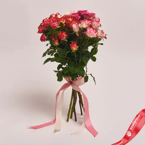 Фото 1: 9 кустовых роз микс, Россия. Сервис доставки цветов AzaliaNow