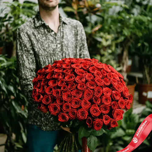 Фото 1: 101 красная роза, 80 см, Эквадор. Сервис доставки цветов AzaliaNow