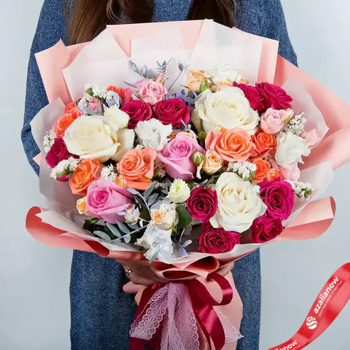 Фото 2: Букет из роз, лизиантусов, статицы «Цветочный эфир». Сервис доставки цветов AzaliaNow