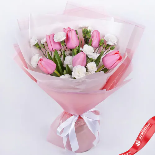 Фото 1: Букет из розовых тюльпанов и белых гвоздик «Флора». Сервис доставки цветов AzaliaNow