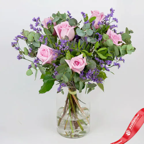 Фото 1: Букет из розовых роз и фиолетовой статицы «Фрея». Сервис доставки цветов AzaliaNow