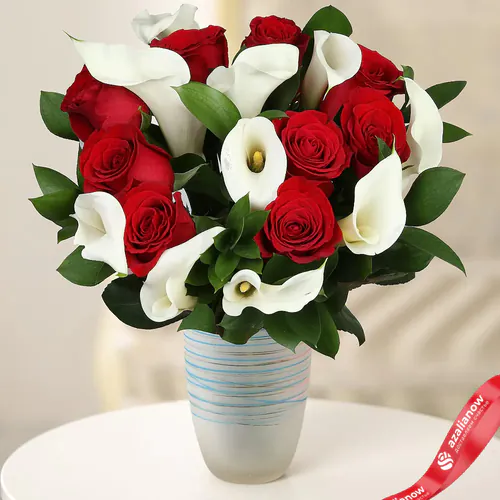 Фото 1: Розы и каллы. Сервис доставки цветов AzaliaNow