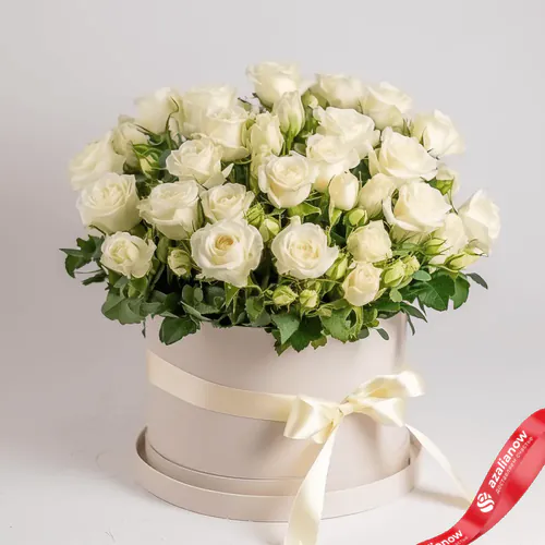 Фото 1: Букет из 11 белых роз «Коробочка любви». Сервис доставки цветов AzaliaNow