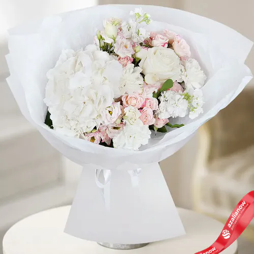 Фото 1: Букет из роз, гвоздик, лизиантусов и маттиолы «Кристал Пэлас». Сервис доставки цветов AzaliaNow