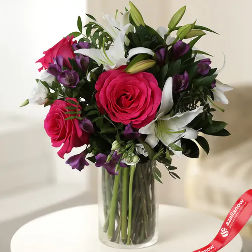 Фото 1: Букет из роз, лилий, альстромерий и лизиантуса «Мелодия сердца». Сервис доставки цветов AzaliaNow