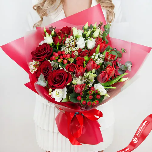 Фото 2: Букет из тюльпанов, роз, лизиантусов «Наше счастье». Сервис доставки цветов AzaliaNow