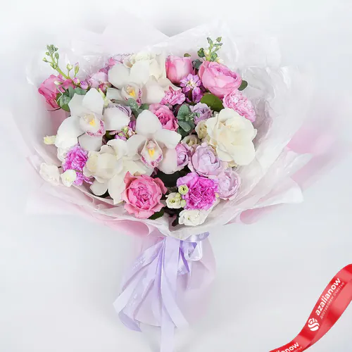 Фото 1: Букет из роз, гвоздик, орхидей «Неповторимый шарм». Сервис доставки цветов AzaliaNow