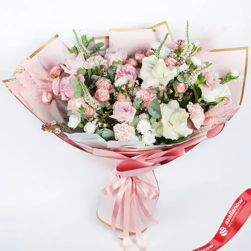 Фото 1: Букет из роз, гвоздик, хризантем, ваксфловера «Незабываемые эмоции». Сервис доставки цветов AzaliaNow