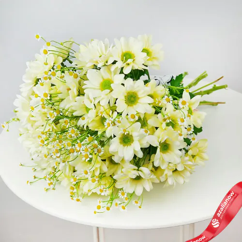 Фото 2: Букет из белых ромашек и хризантем «Незабываемый». Сервис доставки цветов AzaliaNow