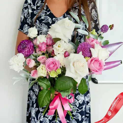 Фото 3: Букет из роз, георгин, гвоздик и лизиантуса «Нежные моменты». Сервис доставки цветов AzaliaNow