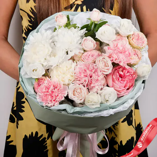 Фото 2: Букет из роз, гвоздик, хризантем, лизиантусов «Нежный орнамент». Сервис доставки цветов AzaliaNow