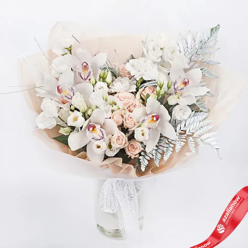 Фото 1: Букет из орхидей, роз, гвоздик, лизиантусов «Шепот орхидеи». Сервис доставки цветов AzaliaNow