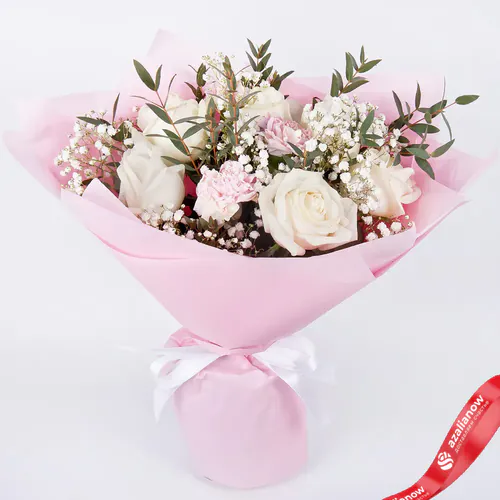 Фото 2: Букет из роз, гвоздик и гипсофил «Шепот спокойствия». Сервис доставки цветов AzaliaNow