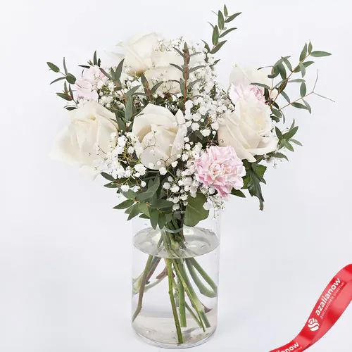 Фото 1: Букет из роз, гвоздик и гипсофил «Шепот спокойствия». Сервис доставки цветов AzaliaNow