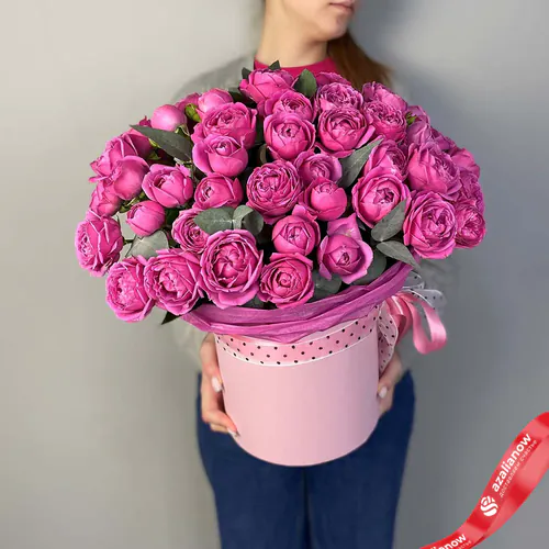 Фото 1: Букет из 25 розовых роз в шляпной коробке. Сервис доставки цветов AzaliaNow
